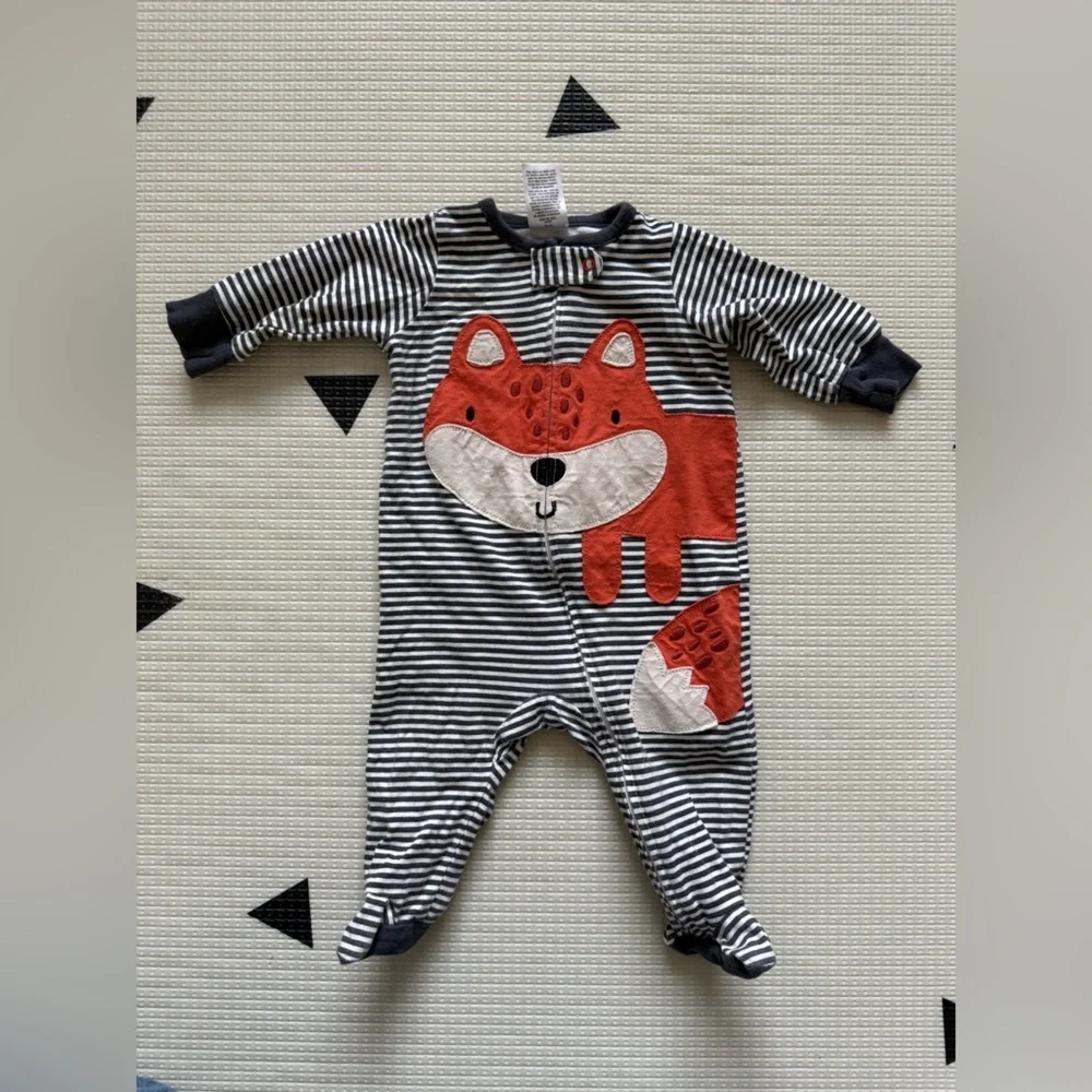 Gerber|Baby gender neutral Black & White Striped Fox long sleeve footies•Novelty